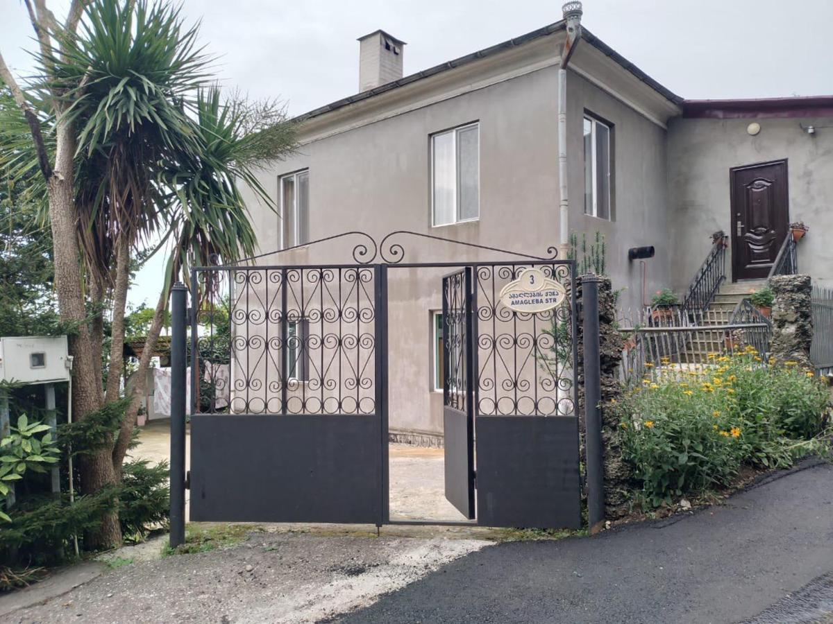 Merabi And Neli Guest House Makhinjauri Exterior photo