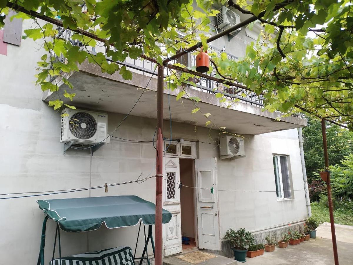 Merabi And Neli Guest House Makhinjauri Exterior photo