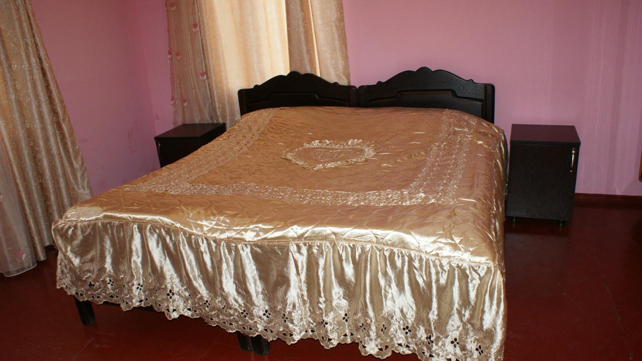 Merabi And Neli Guest House Makhinjauri Exterior photo