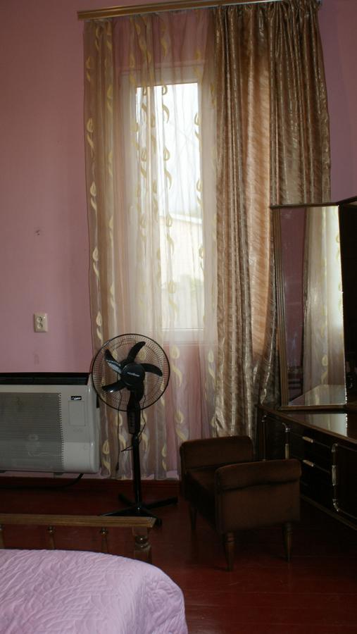 Merabi And Neli Guest House Makhinjauri Exterior photo